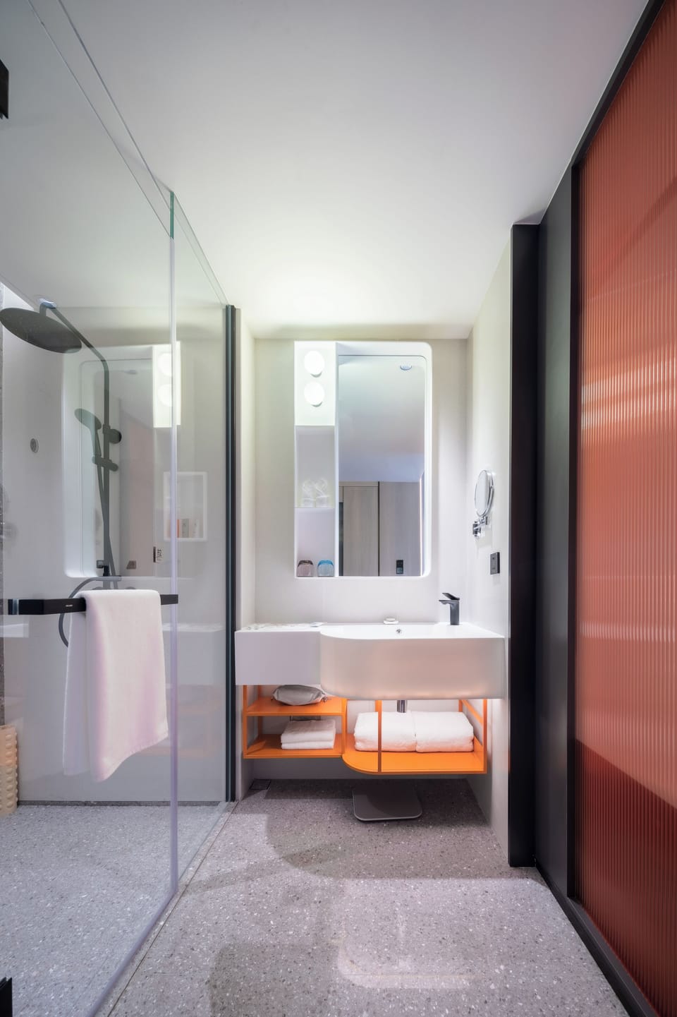 Superior King Room | In-room safe, iron/ironing board, WiFi (free)
