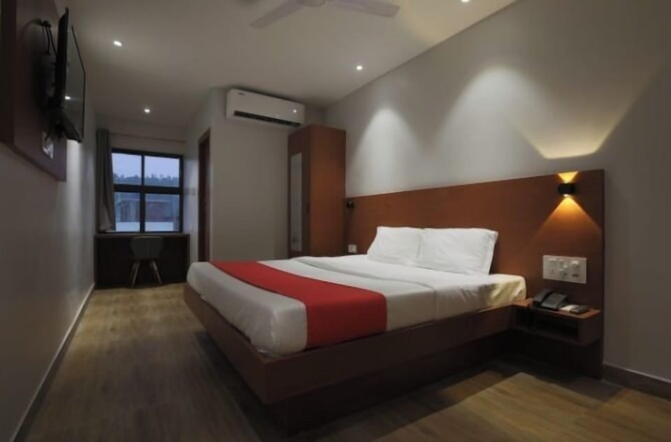 Triple Room, 1 King Bed | Free WiFi