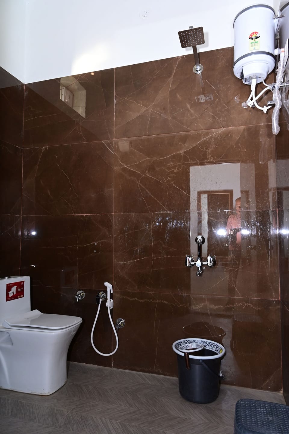 Luxury Double Room, Mountain View | Bathroom | Shower, free toiletries, slippers, bidet