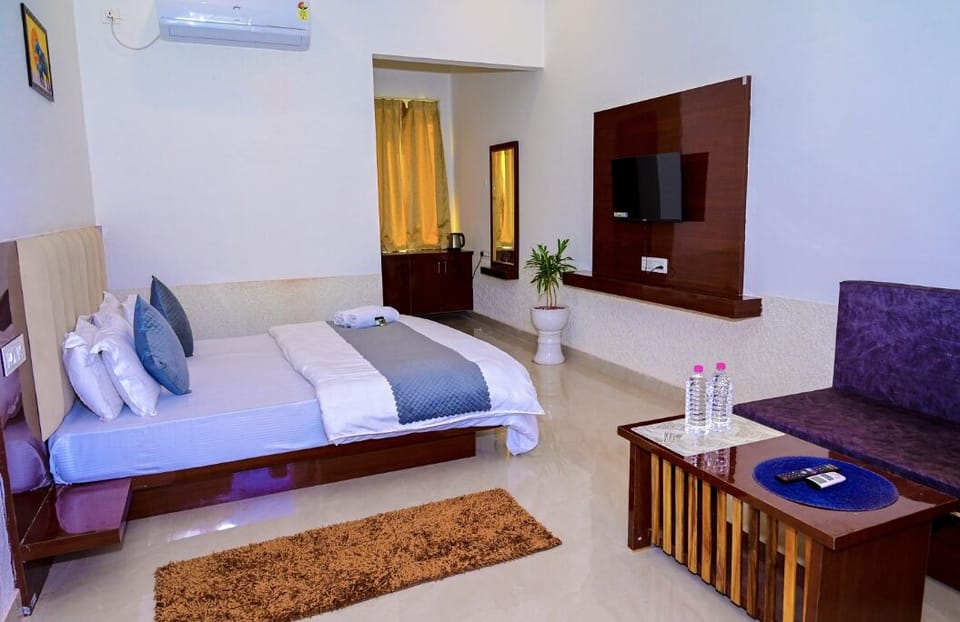 Luxury Double Room, Mountain View | Premium bedding, desk, laptop workspace, WiFi (free)