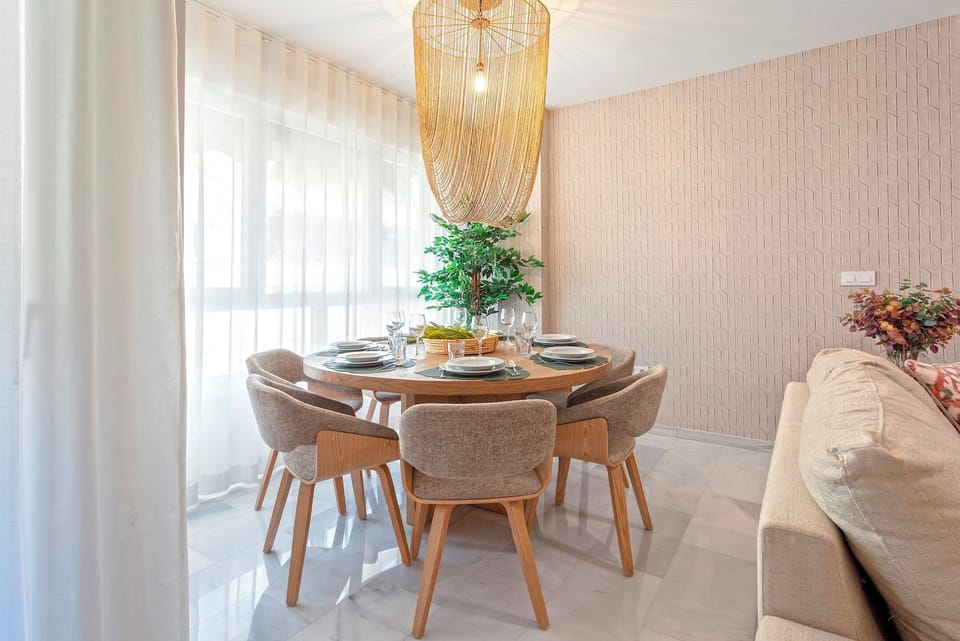 Apartment (4 Bedrooms) | In-room dining