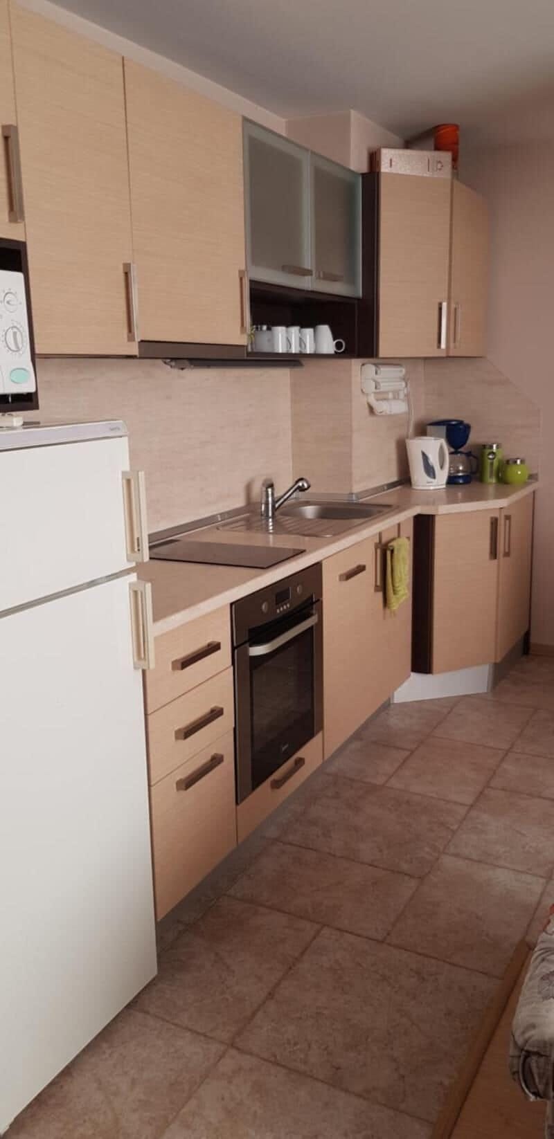 Apartment, 1 Bedroom, Balcony, Mountain View | Interior
