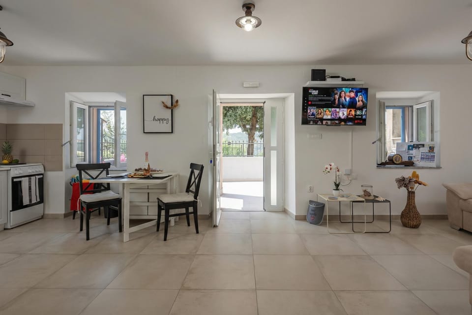Family House, 3 Bedrooms, Balcony (Harmony House Vito) | Dining