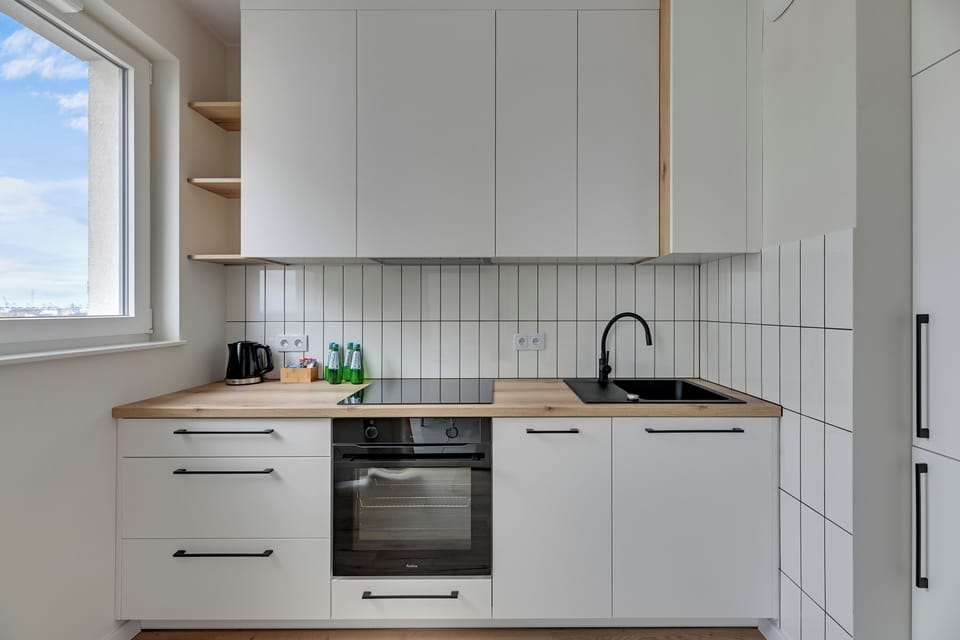 Comfort Apartment, Balcony, City View | Private kitchen
