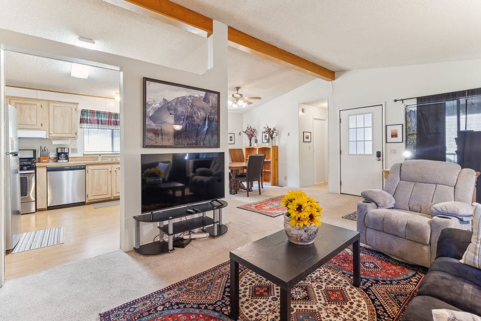 Cabin, 2 Bedrooms | Living area | Smart TV