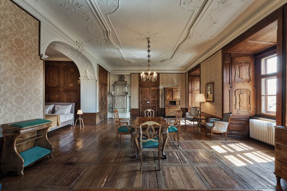 Royal Suite | Desk, laptop workspace, WiFi (free), individually furnished