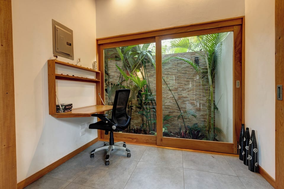 Villa, 5 Bedrooms, Private Pool, Garden View | Living area