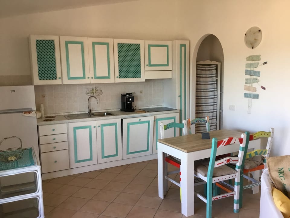 Basic Apartment, Balcony, Sea View | Private kitchen