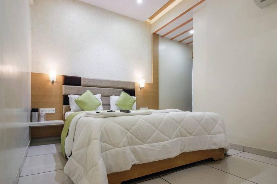 Executive Room | Desk