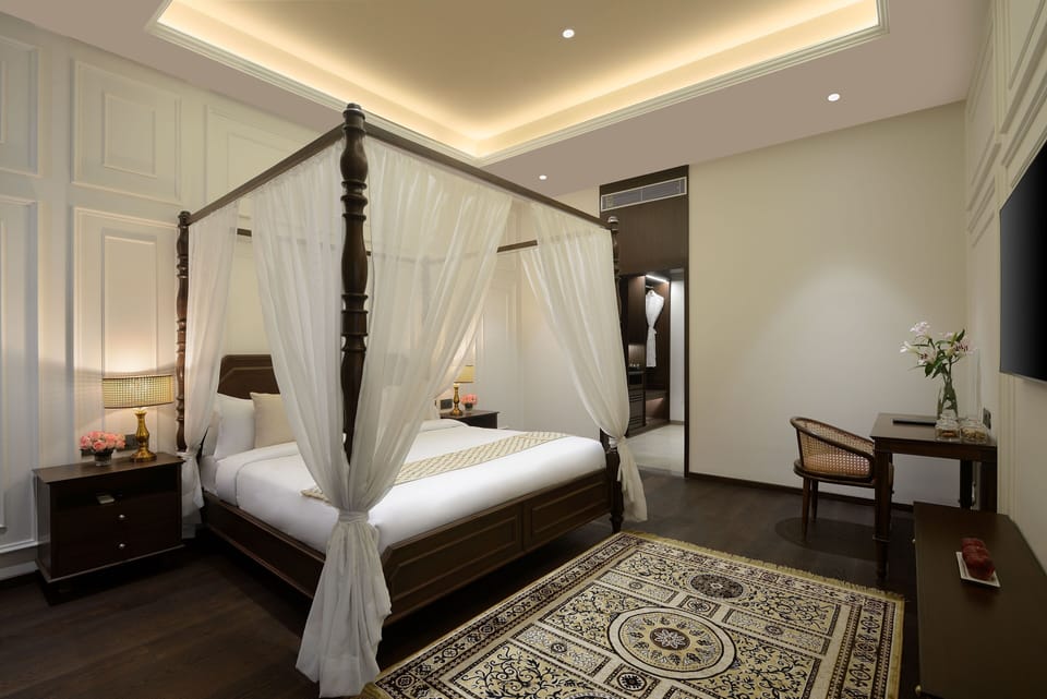 Suite (SeleQtions) | Premium bedding, in-room safe, desk, laptop workspace