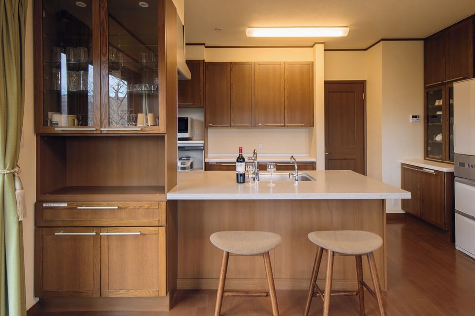 Panoramic Villa, 4 Bedrooms, Mountain View | Private kitchen | Full-size fridge, microwave, oven, stovetop