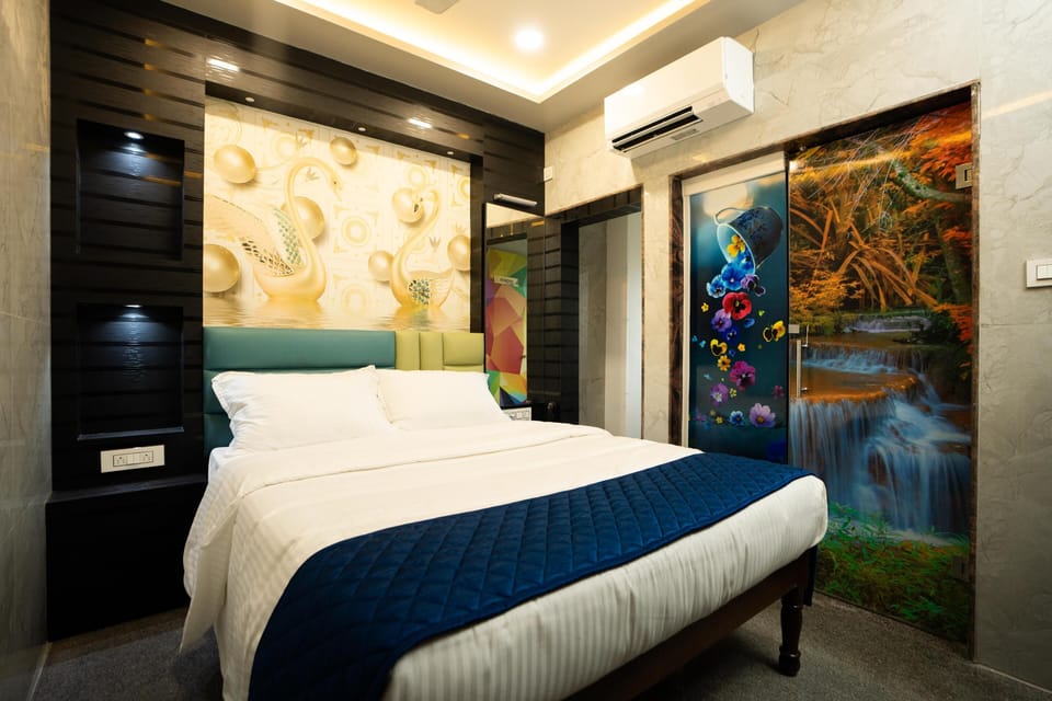 Deluxe Double Room | Desk, laptop workspace, free WiFi