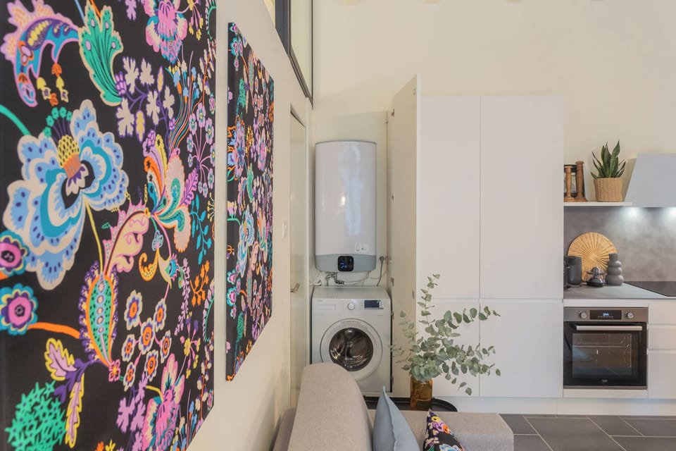 Apartment (1 Bedroom) | Private kitchenette | Microwave, oven, espresso maker, electric kettle