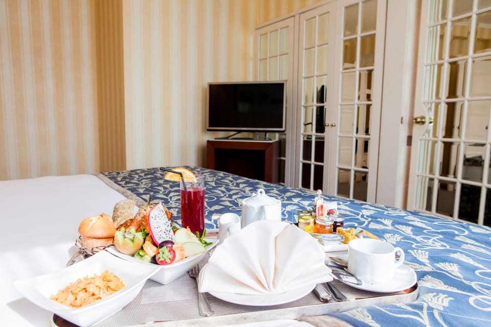 Panoramic Suite, Terrace (Ambassador) | Hypo-allergenic bedding, in-room safe, desk, blackout drapes