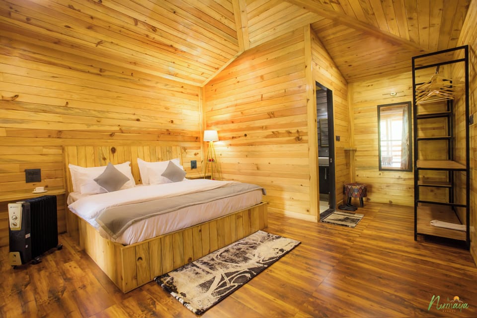 Luxury Room, Mountain View | Premium bedding, down comforters, memory foam beds