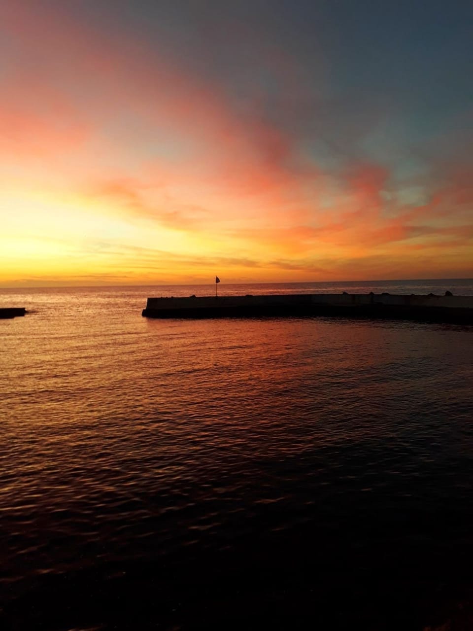 House | 2 bedrooms, desk