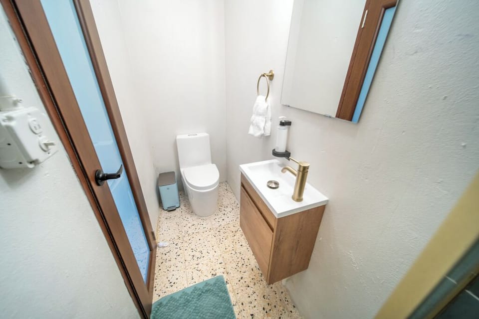 Classic Twin Room | Bathroom