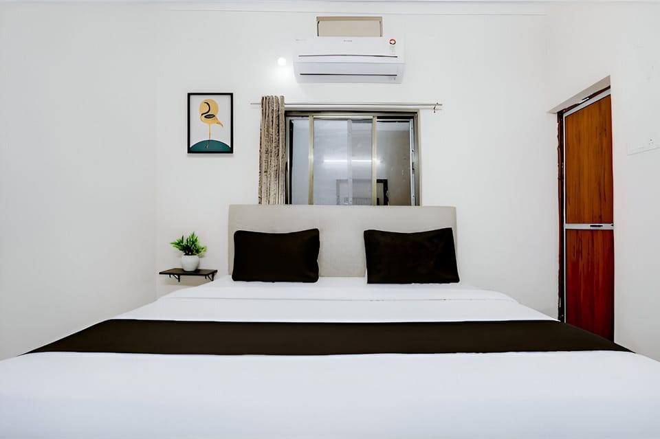 Luxury Double or Twin Room | Iron/ironing board (on request), WiFi (free)