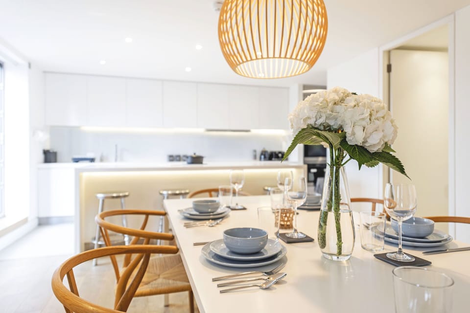 Penthouse, Balcony, City View | In-room dining