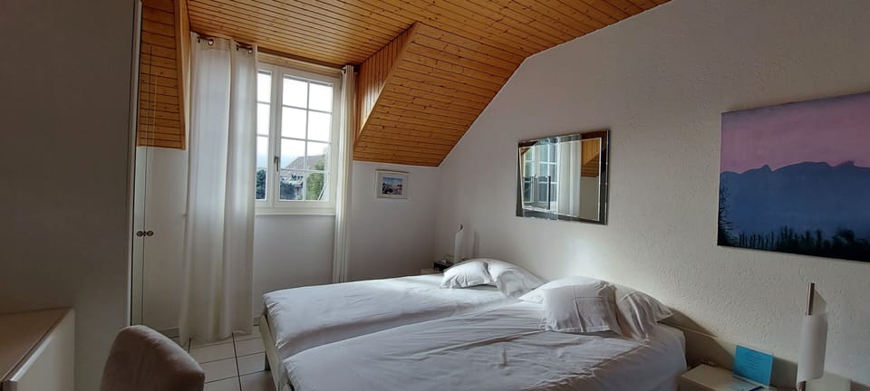 Classic Double or Twin Room | Desk, free WiFi, bed sheets