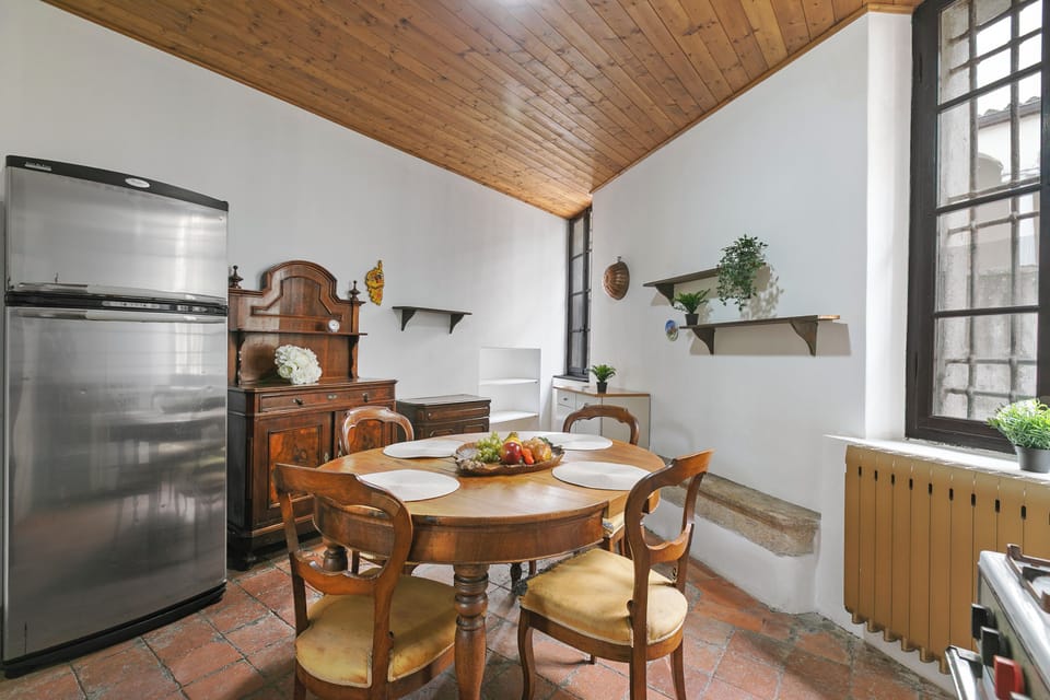 Standard House, 2 Bedrooms, Microwave (Teseo House | Lake View & Terrace) | Dining