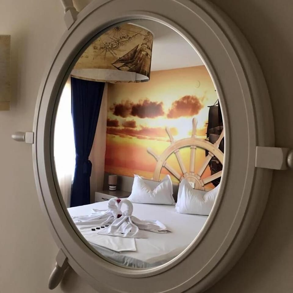 Premium Room, Balcony, Partial Sea View | Free WiFi