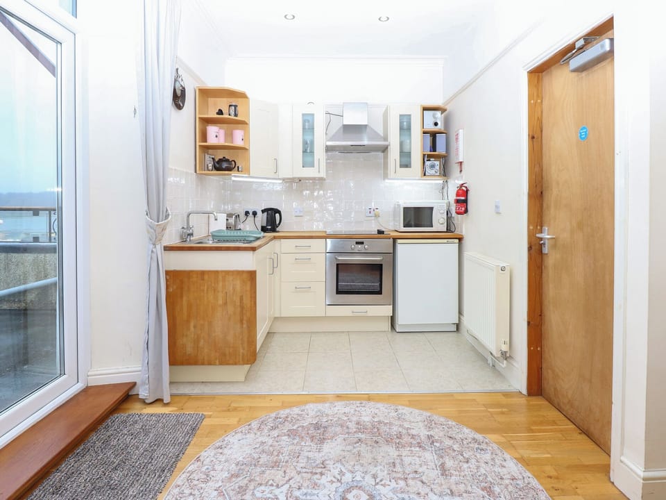 Cottage | Private kitchen | Cookware/dishes/utensils