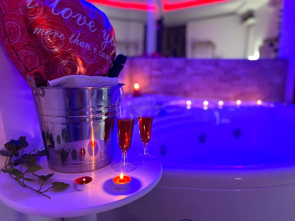 Classic Suite, Sea View | Champagne service