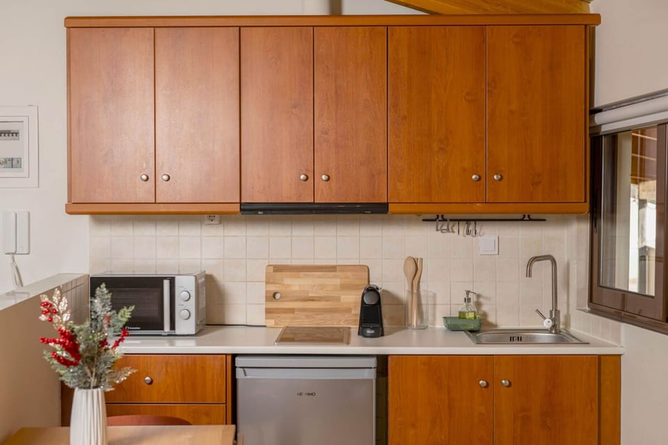 House | 1 bedroom, desk, soundproofing