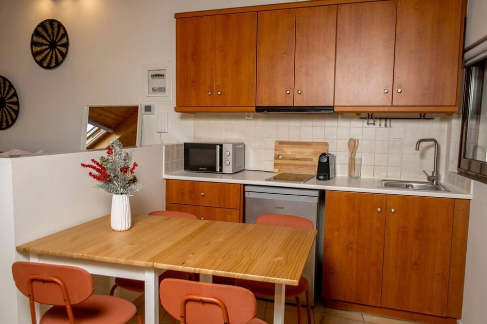 House | 1 bedroom, desk, soundproofing