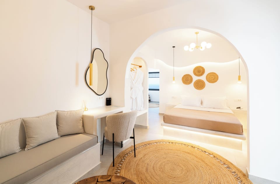 Deluxe Suite, Sea View | Soundproofing, free WiFi