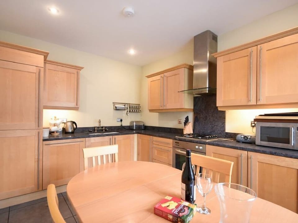 Dishwasher, cookware/dishes/utensils