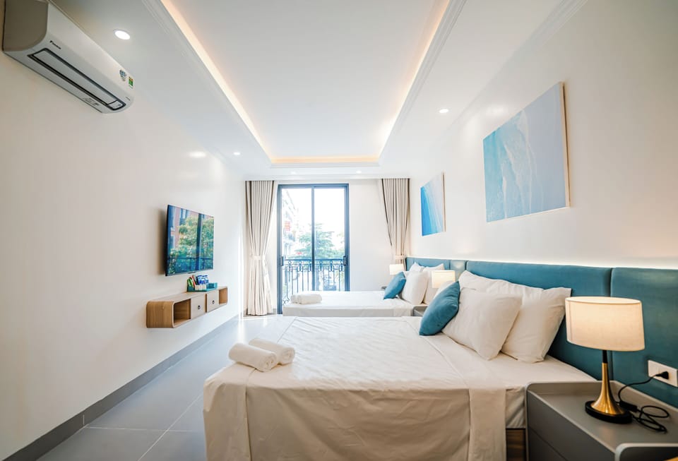 Luxury Studio Suite, Balcony, City View | Desk, soundproofing, iron/ironing board (on request), WiFi (free)