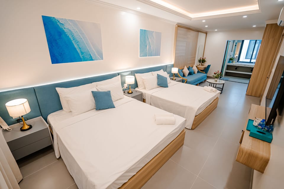 Luxury Studio Suite, Balcony, City View | Desk, soundproofing, iron/ironing board, free WiFi