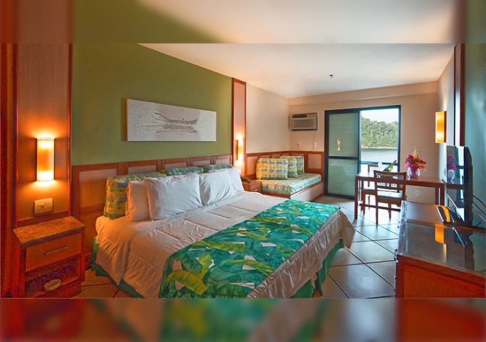 Superior Room, Beach View (Prédio Central) | Minibar, in-room safe, desk, blackout drapes