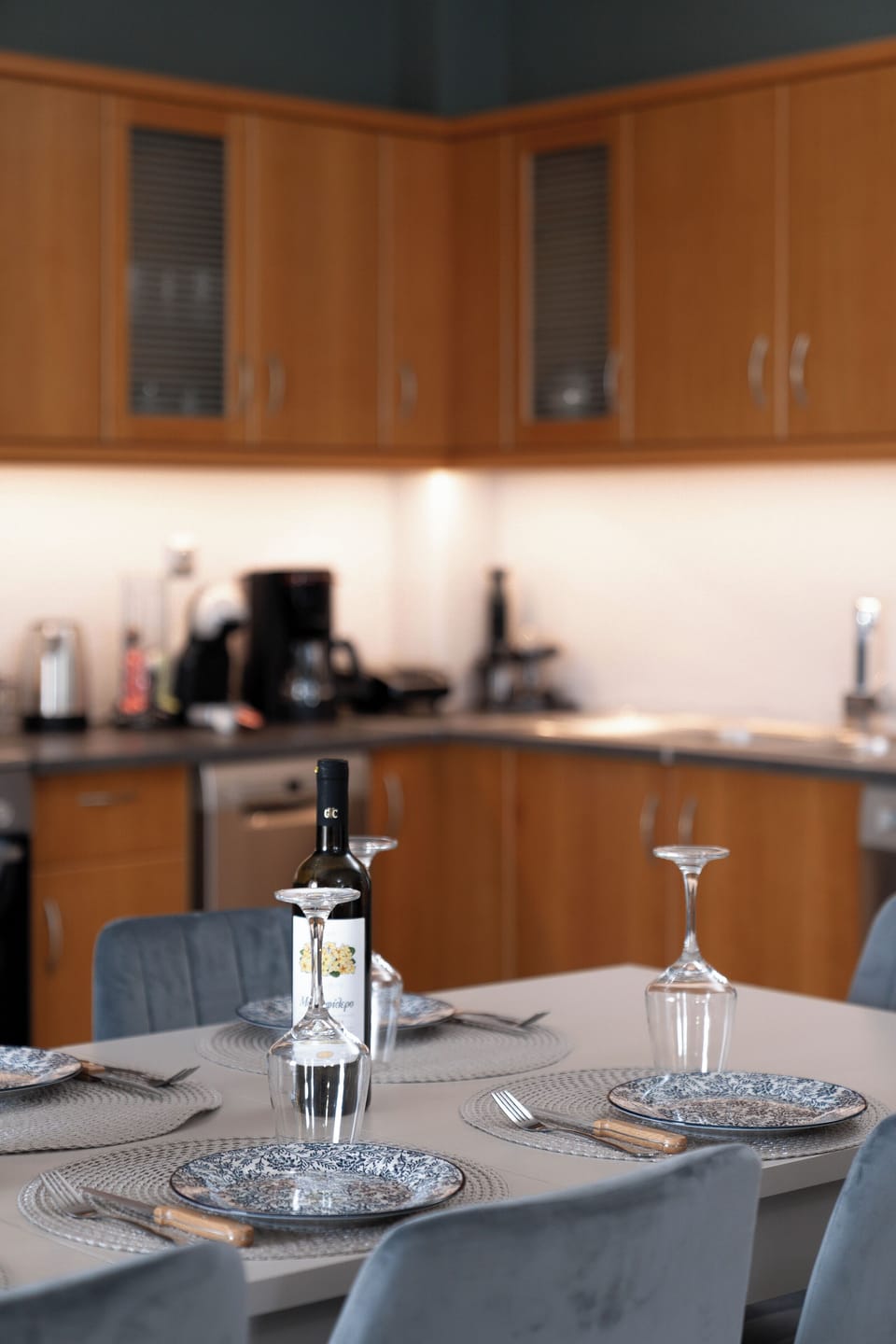 Deluxe Apartment, City View | Private kitchen | Dishwasher, electric kettle, highchair