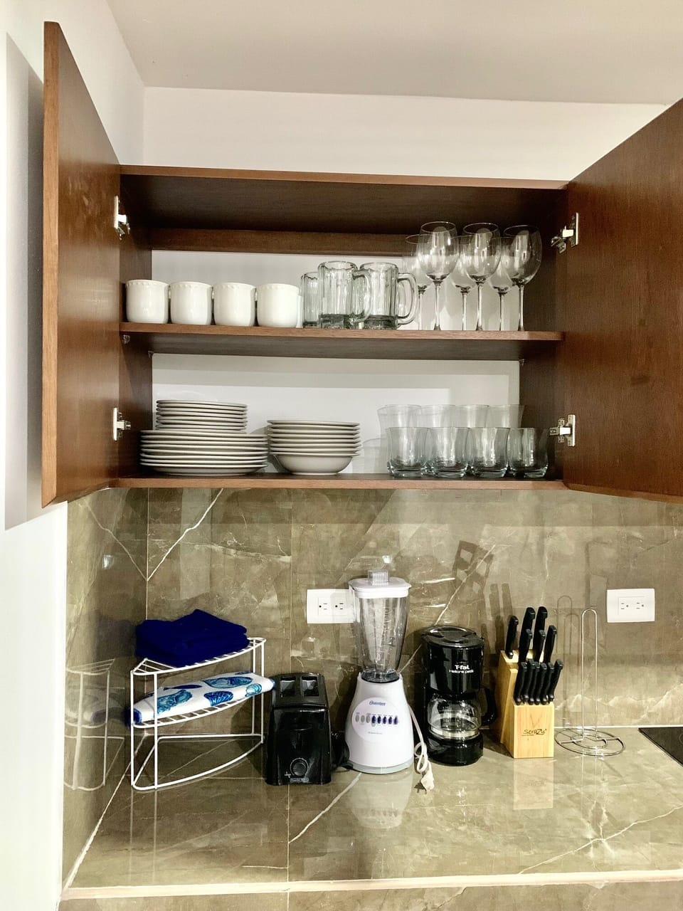 Fridge, microwave, coffee/tea maker, electric kettle