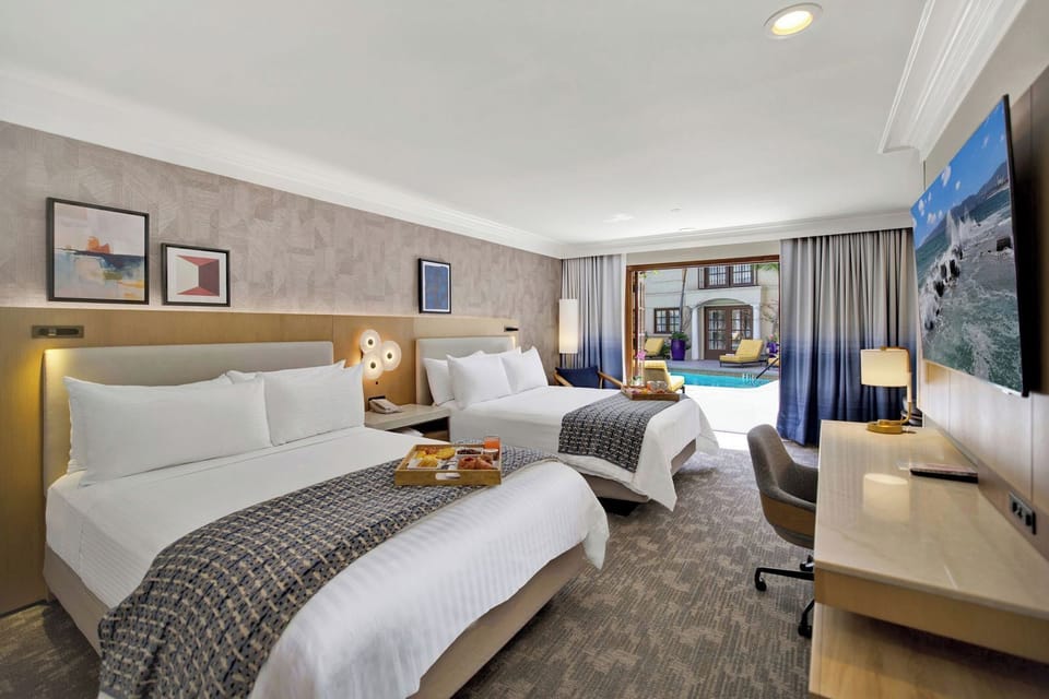 Premium bedding, in-room safe, desk, blackout drapes