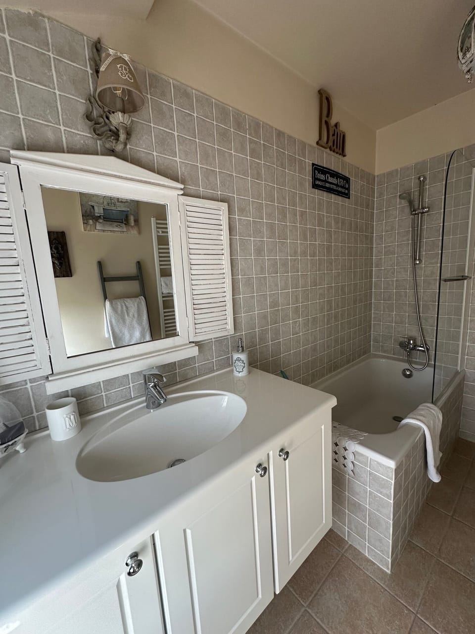 Shower, free toiletries, towels, soap
