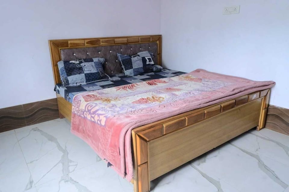 Deluxe Double Room | Premium bedding, free minibar items, desk, laptop workspace
