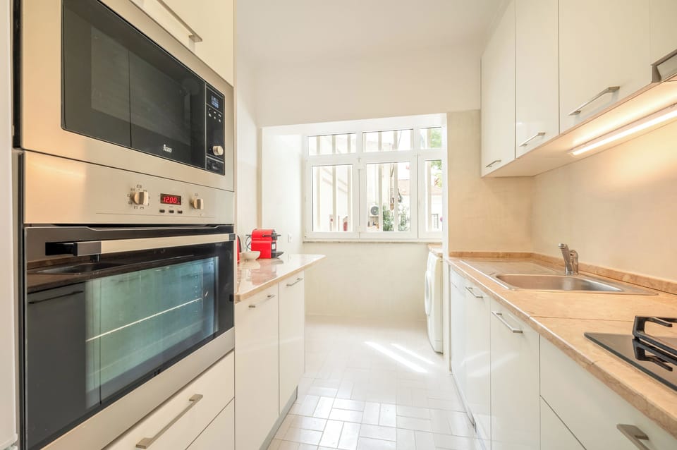 Apartment, Beachside | Private kitchen | Fridge, microwave, oven, stovetop