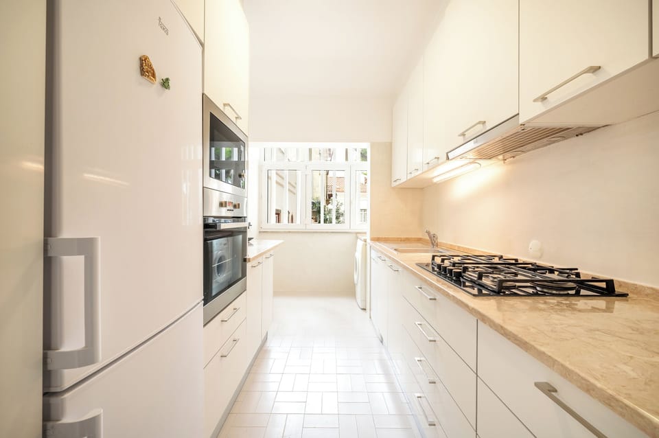 Apartment, Beachside | Private kitchen | Fridge, microwave, oven, stovetop
