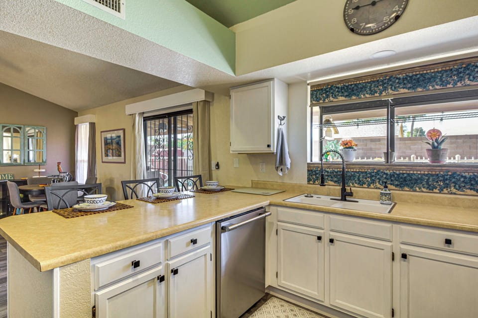 House (3 Bedrooms) | Interior