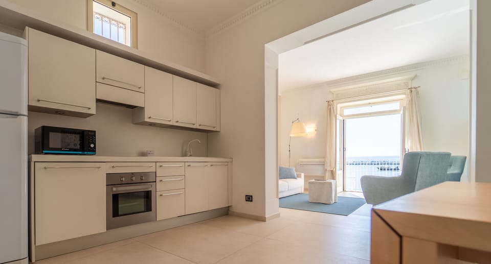 Exclusive Apartment, Balcony, Sea View | Private kitchen | Electric kettle