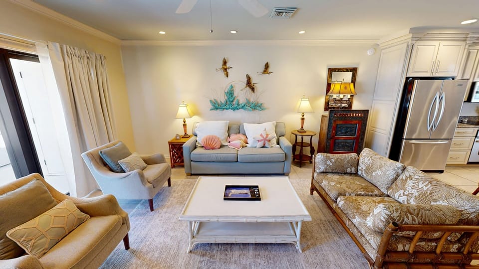 Condo, 2 Bedrooms | Living area