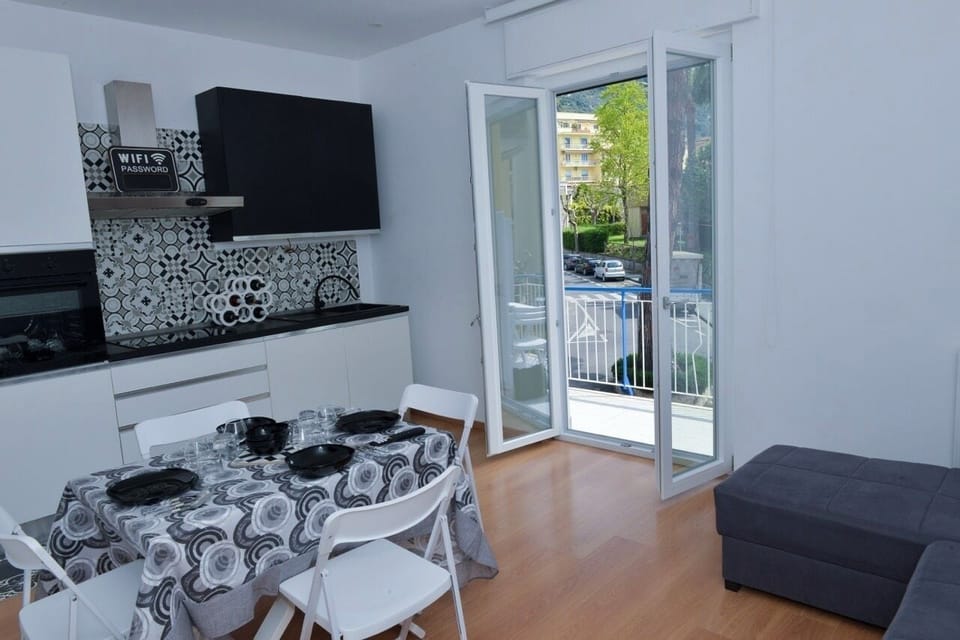 City Apartment, Mountain View | Private kitchen | Espresso maker, electric kettle