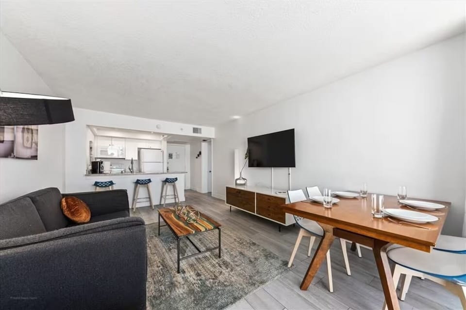 Luxury Condo, Balcony, Ocean View | Living area | 60-inch flat-screen TV with cable channels, DVD player, music library