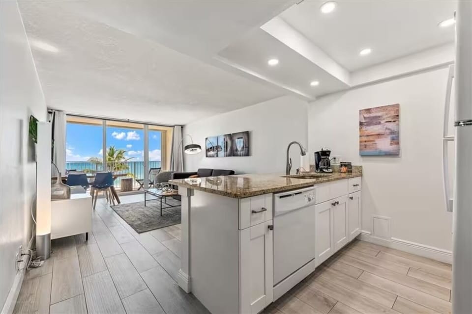 Luxury Condo, Balcony, Ocean View | 1 bedroom, premium bedding, pillowtop beds, laptop workspace