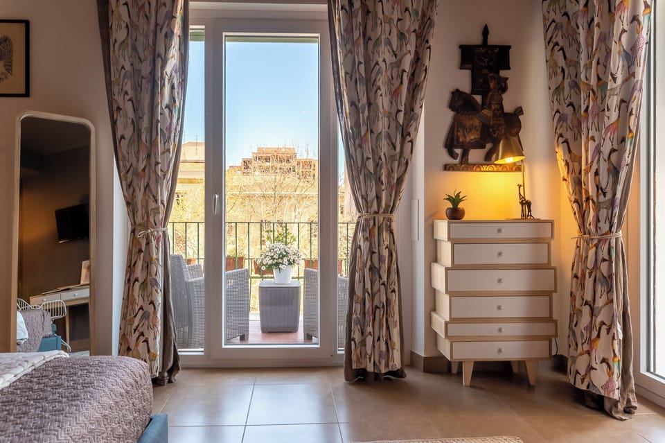 Deluxe Double Room | Desk, laptop workspace, free WiFi