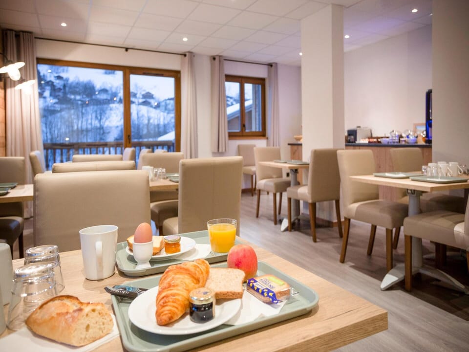 Apartment | Dining
